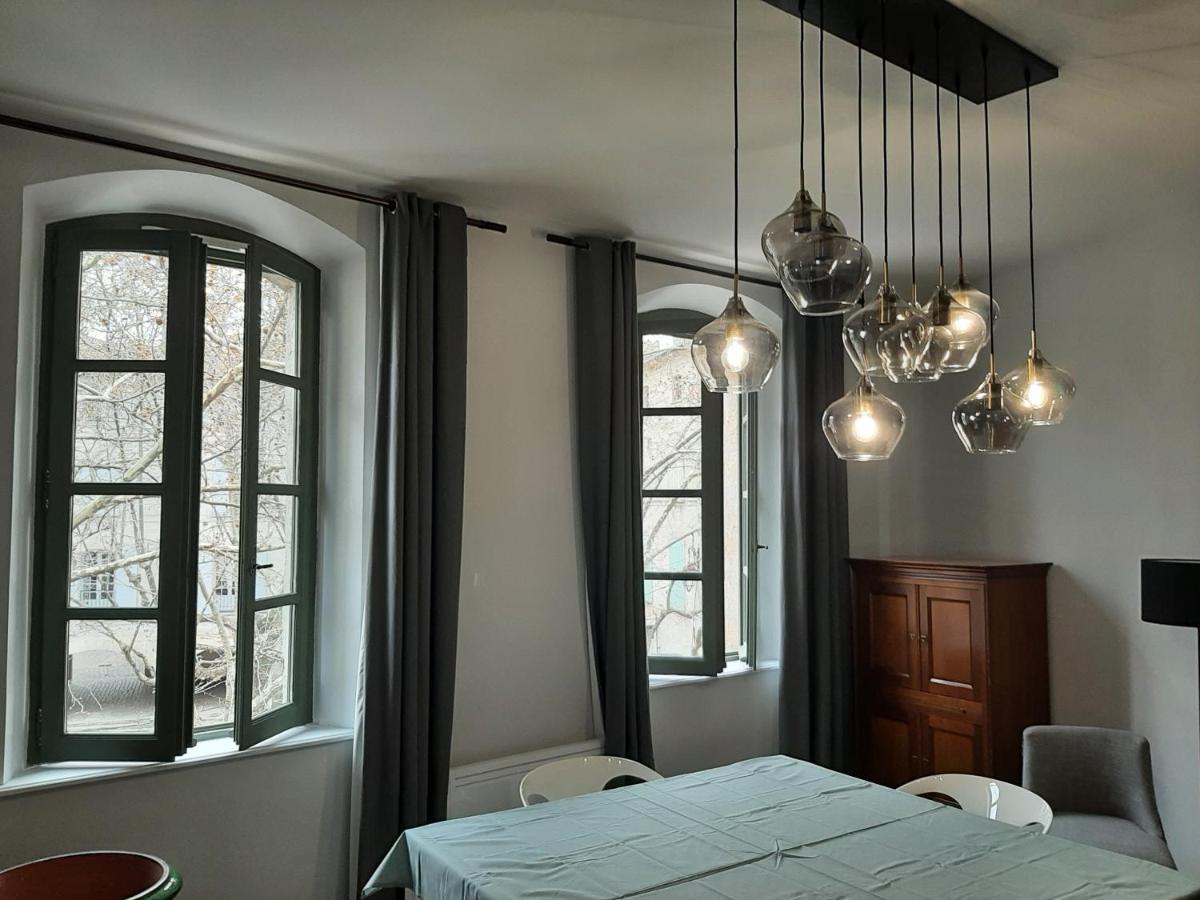 Une Chambre A Юзес Экстерьер фото