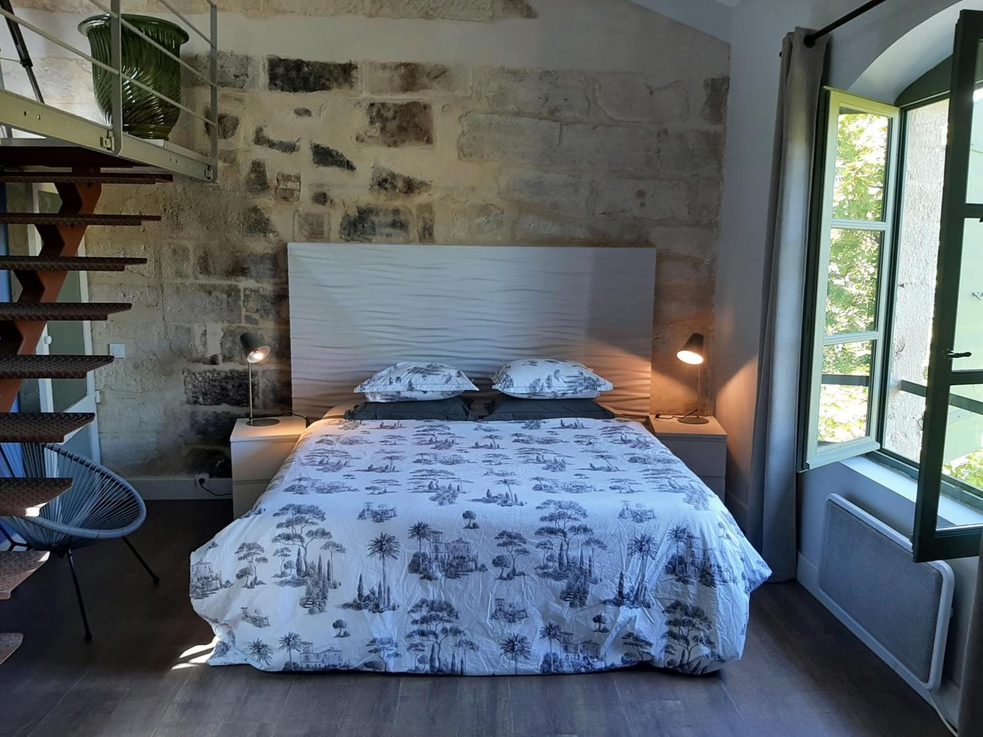 Une Chambre A Юзес Экстерьер фото